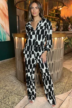 Black And Cream Geometric Print 3/4 Sleeve Shirt