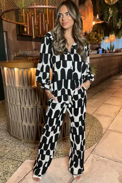 Black And Cream Geometric Print 3/4 Sleeve Shirt