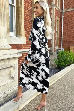 Black And White Printed Shirred Detail Midi Dress
